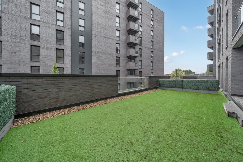 Property photo 1 of 16 Terrace