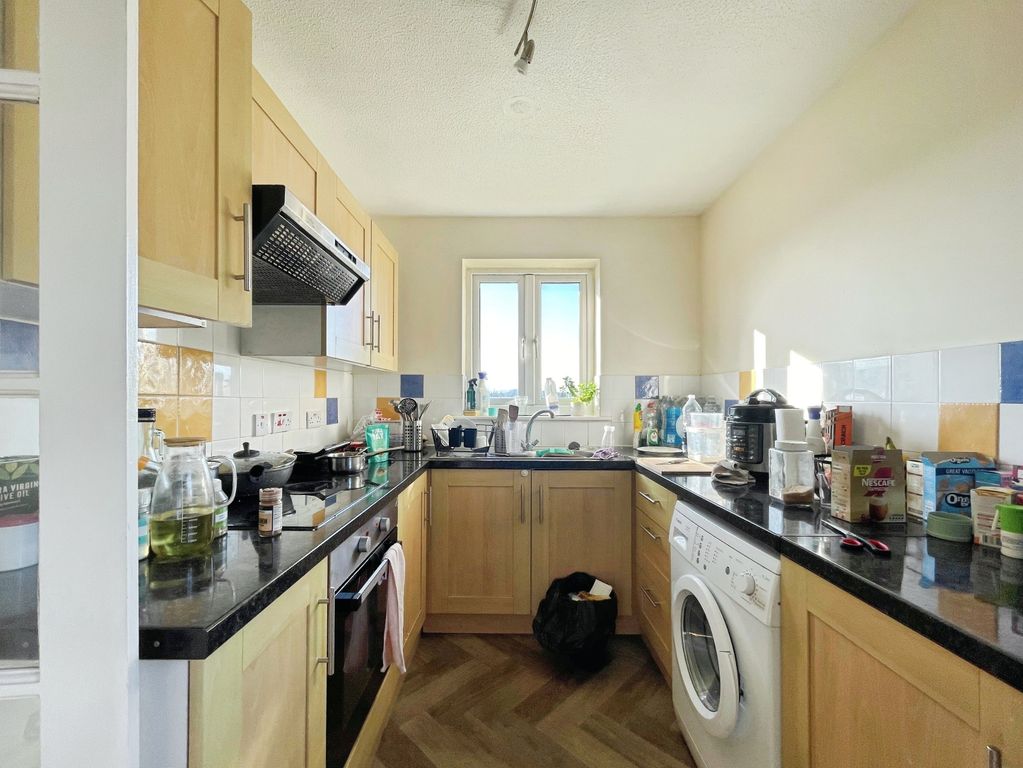 Property photo 3 of 13 d689Cafd-12
