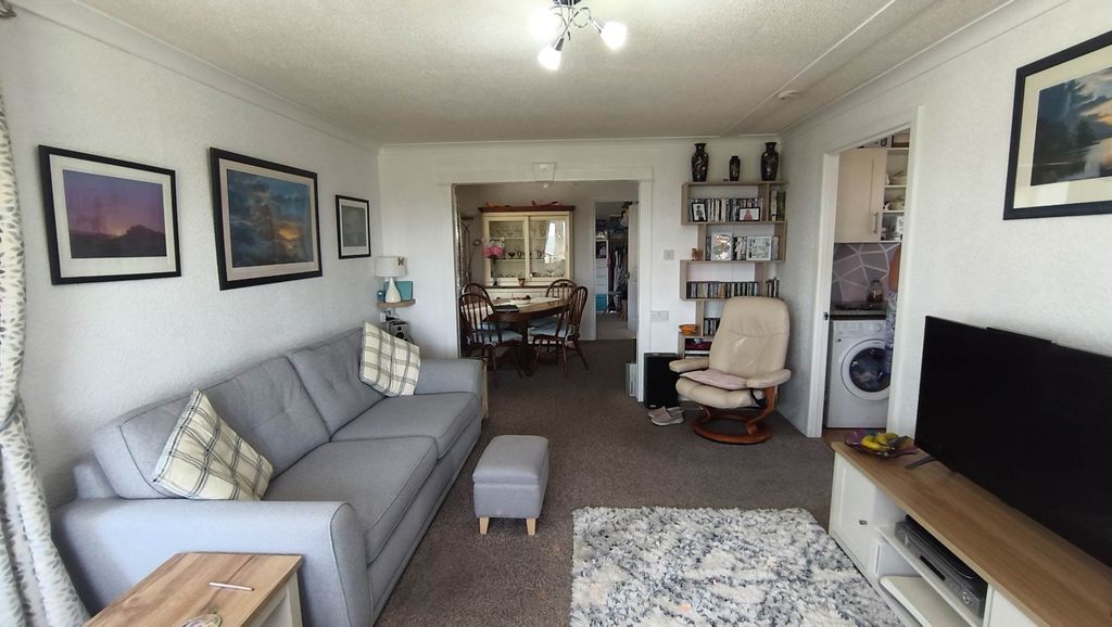 Property photo 3 of 23
