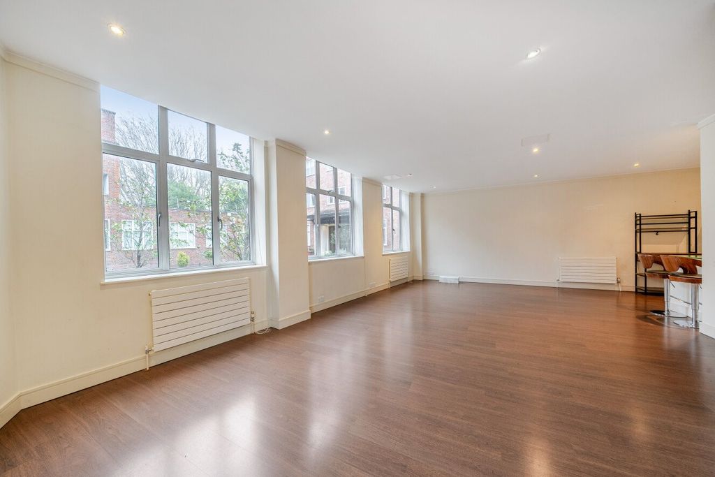 Property photo 3 of 18 Picture No. 04