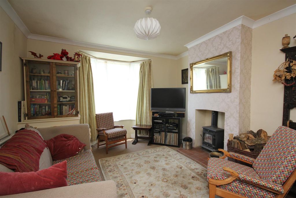 Property photo 3 of 17 Lounge.Jpg