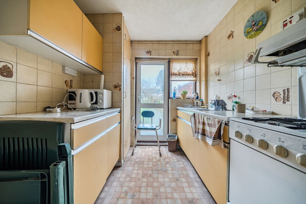 Property photo 3 of 15 Kitchen