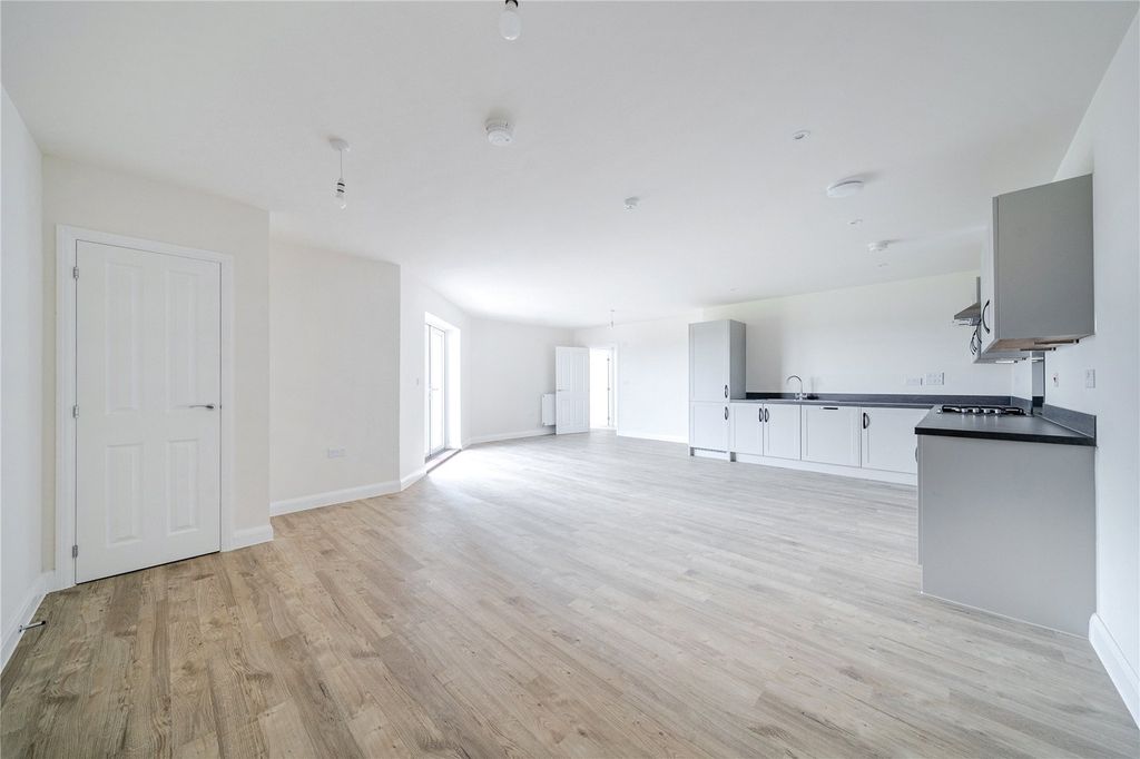 Property photo 3 of 8 Picture No. 19