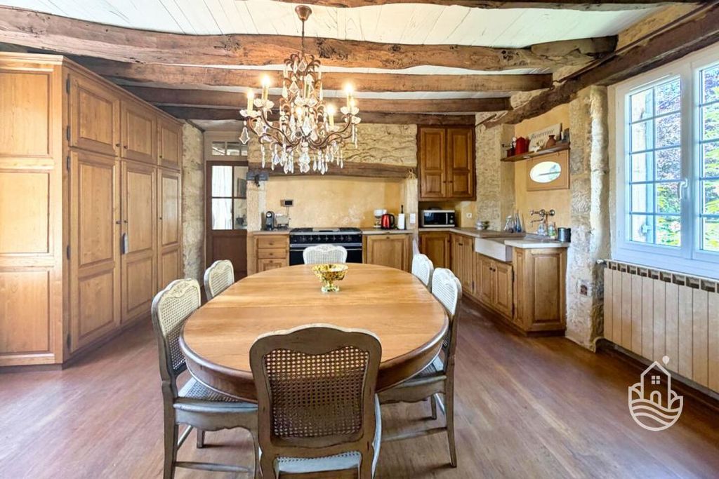 Property photo 3 of 18 Lvt246504689P156A3255d9Ec1B7