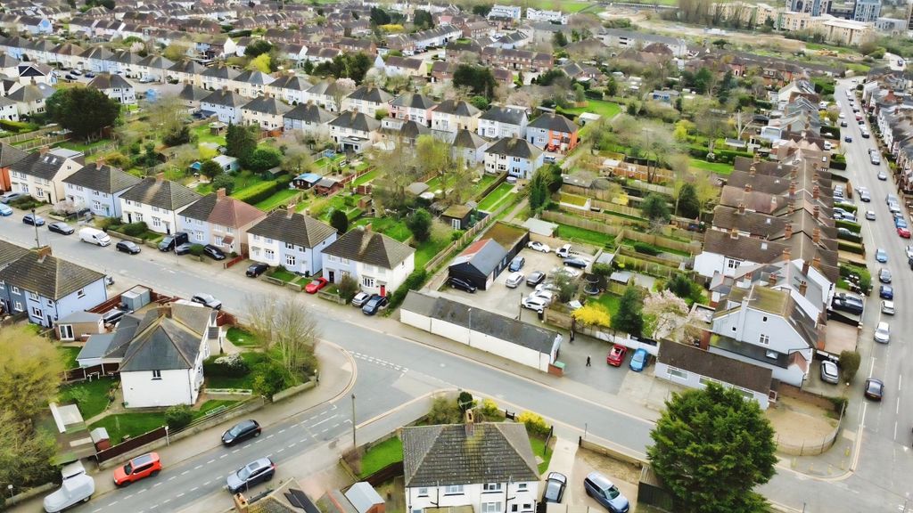 Property photo 3 of 13