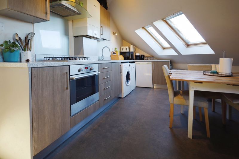 Property photo 3 of 8 Photo 6