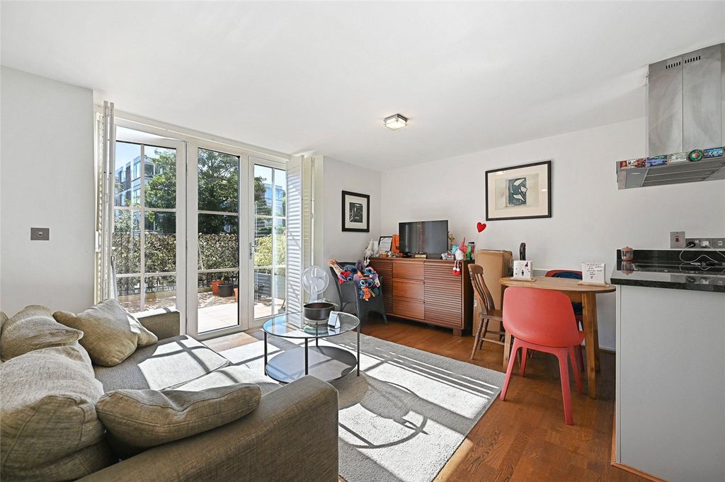 Property photo 2 of 8 Picture No. 20