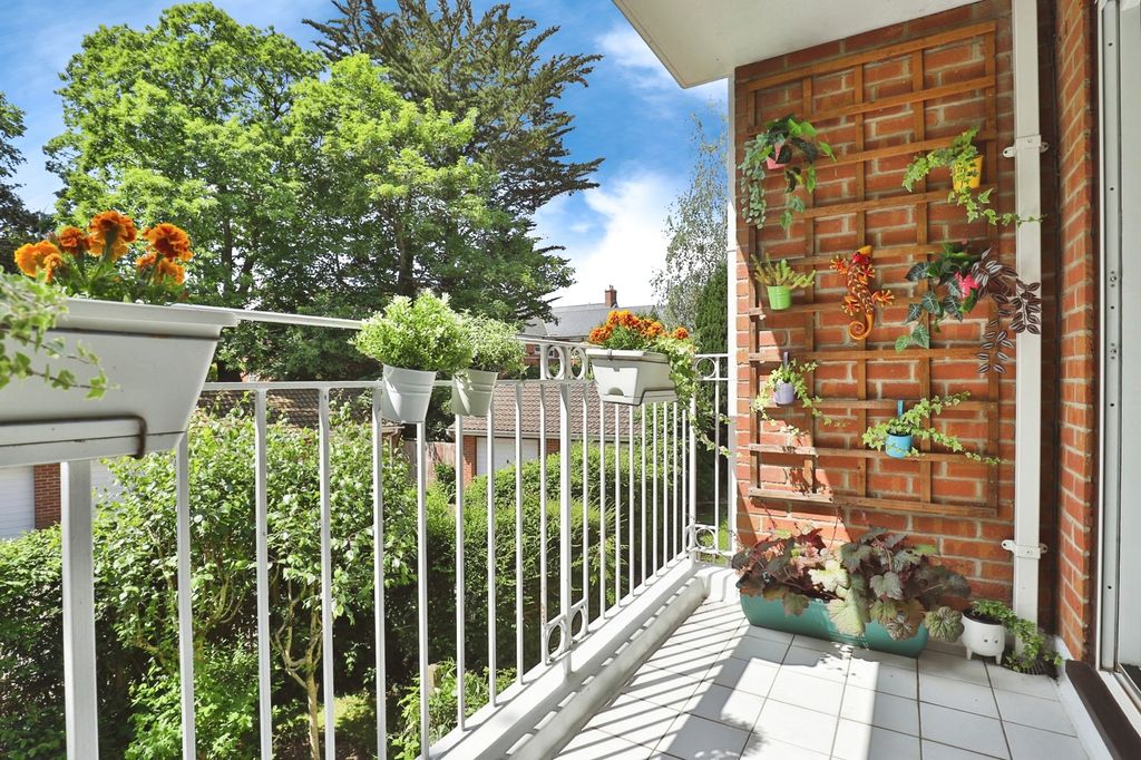 Property photo 2 of 17 Photo