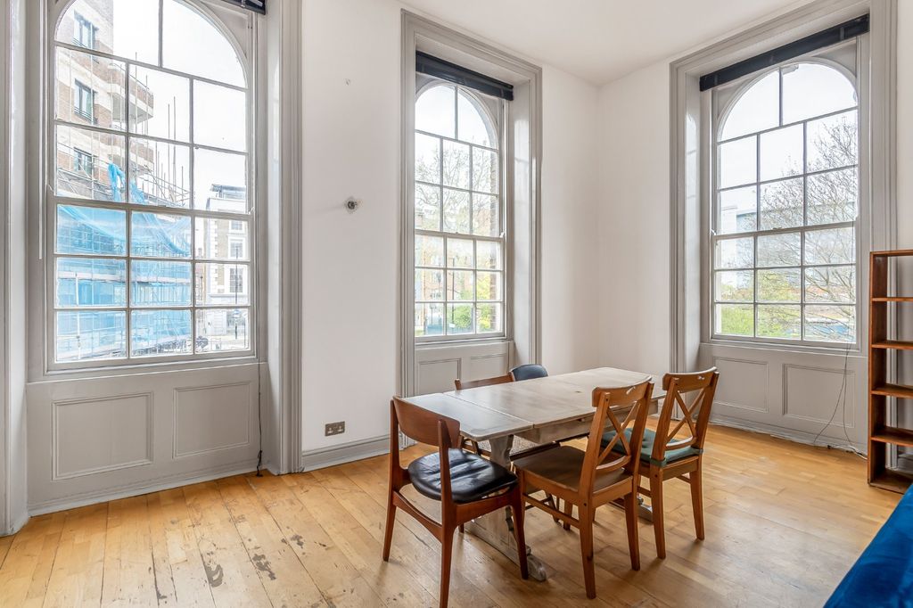 Property photo 3 of 11 Picture No. 23