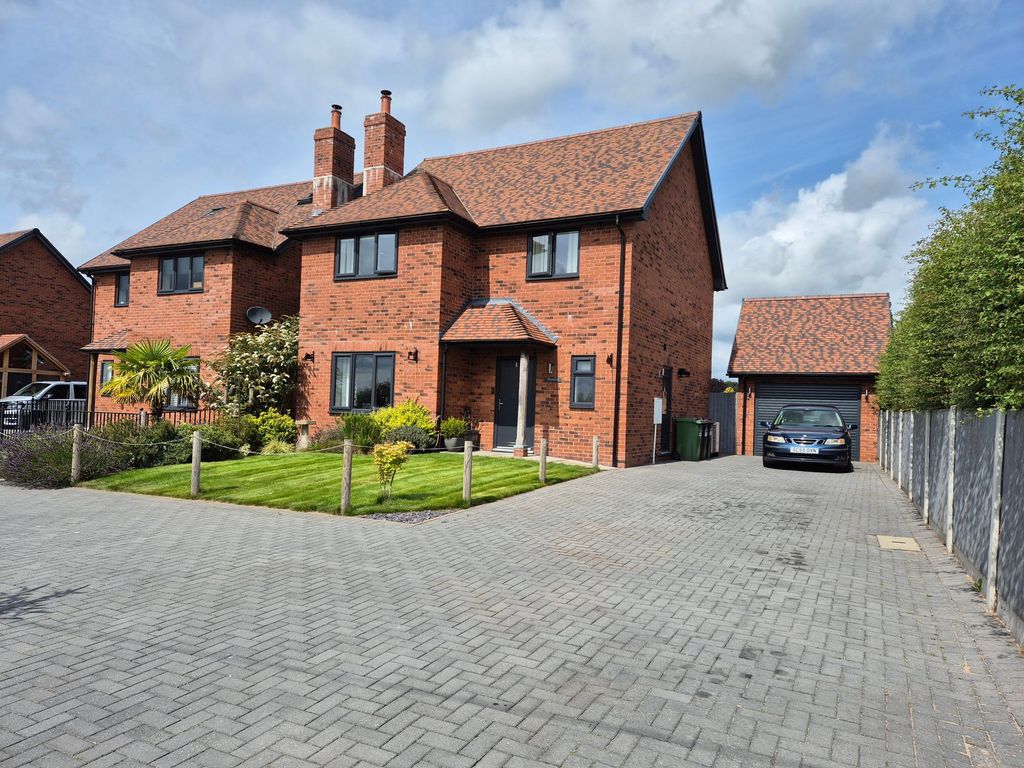 Property photo 2 of 33