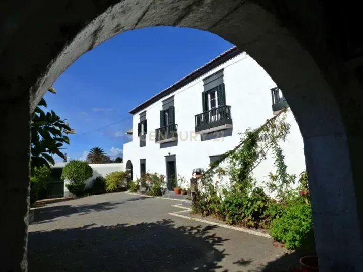 Property photo 2 of 70