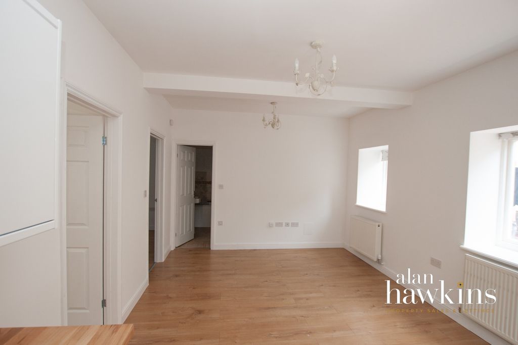 Property photo 3 of 7 Img_0121