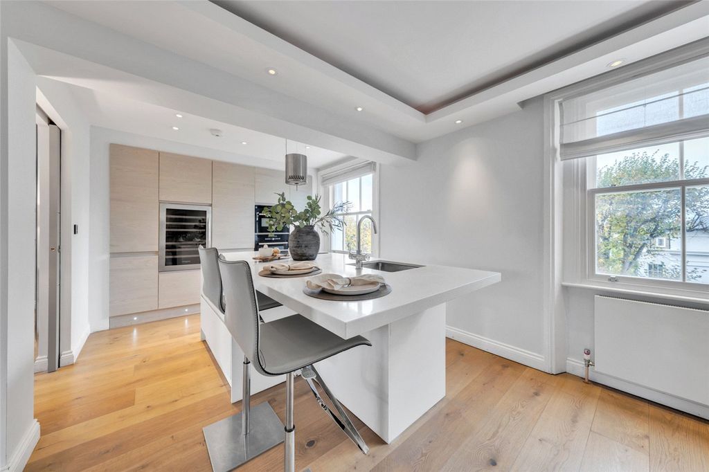 Property photo 2 of 27 Picture No. 47