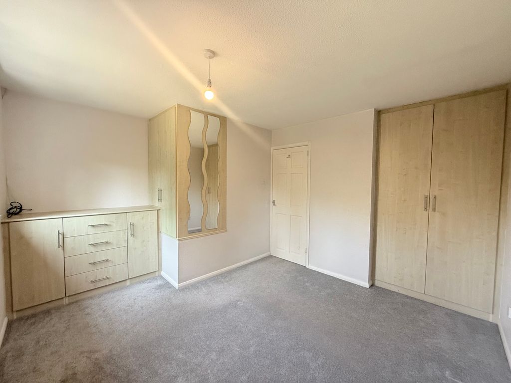 Property photo 3 of 8 Bedroom 1