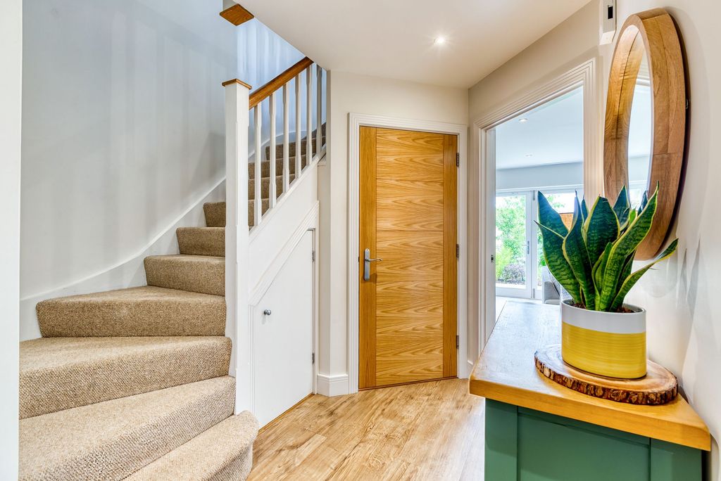 Property photo 2 of 41
