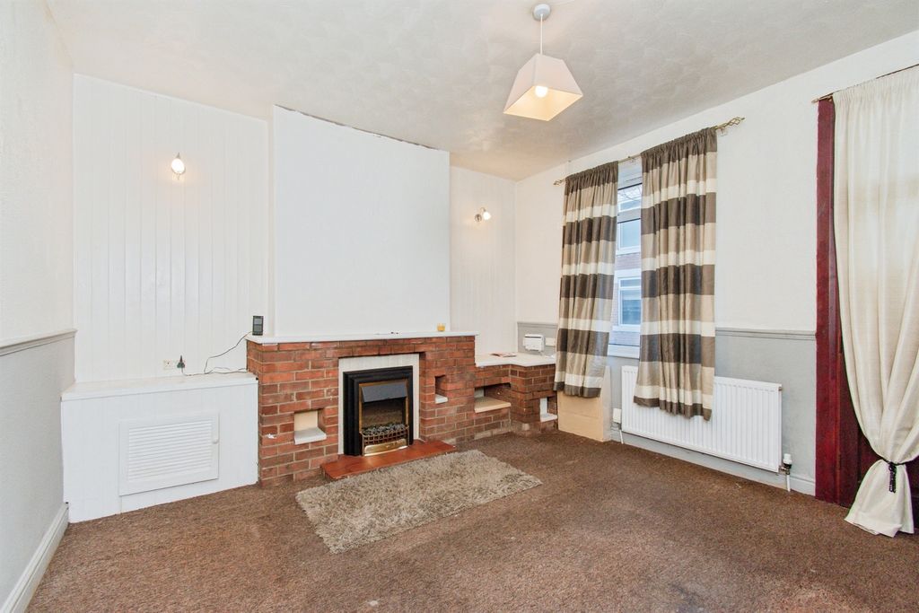 Property photo 2 of 12