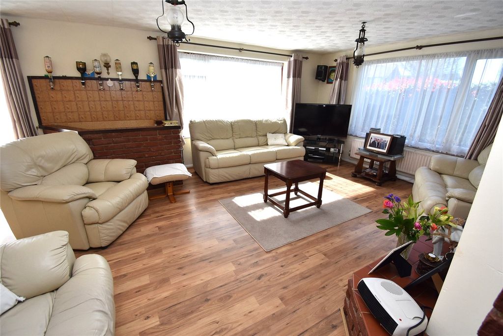 Property photo 2 of 21 Picture No. 14