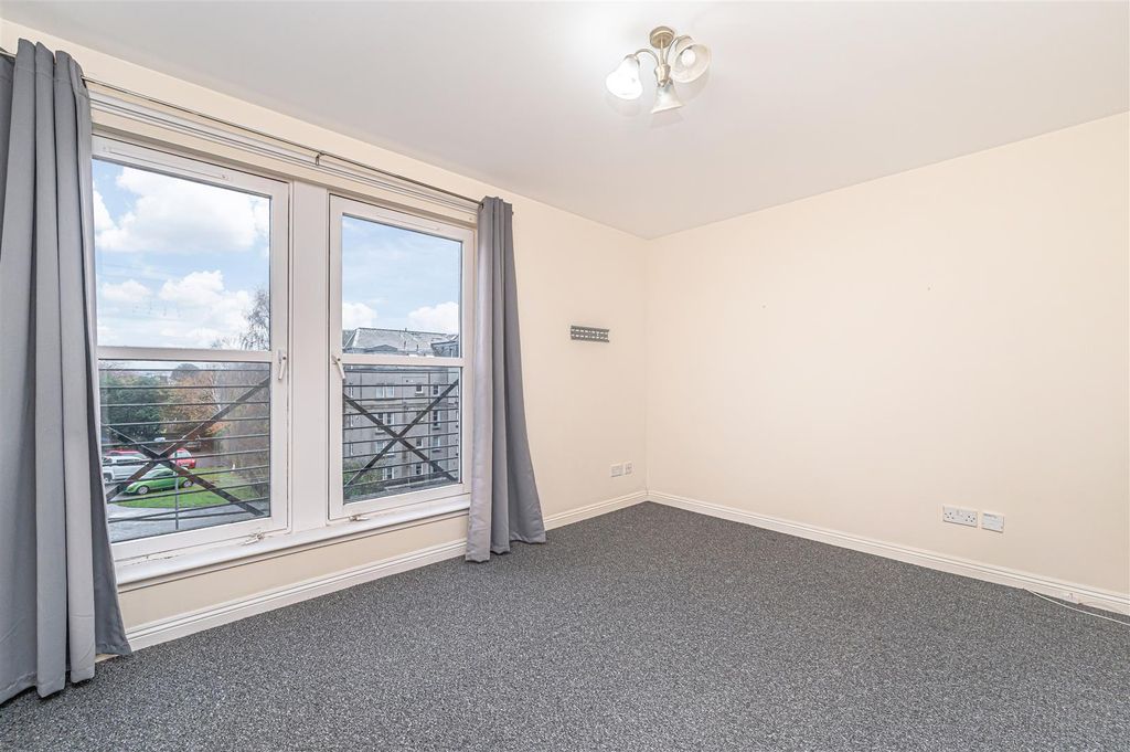 Property photo 3 of 21 Untitled (4 Of 1).Jpg