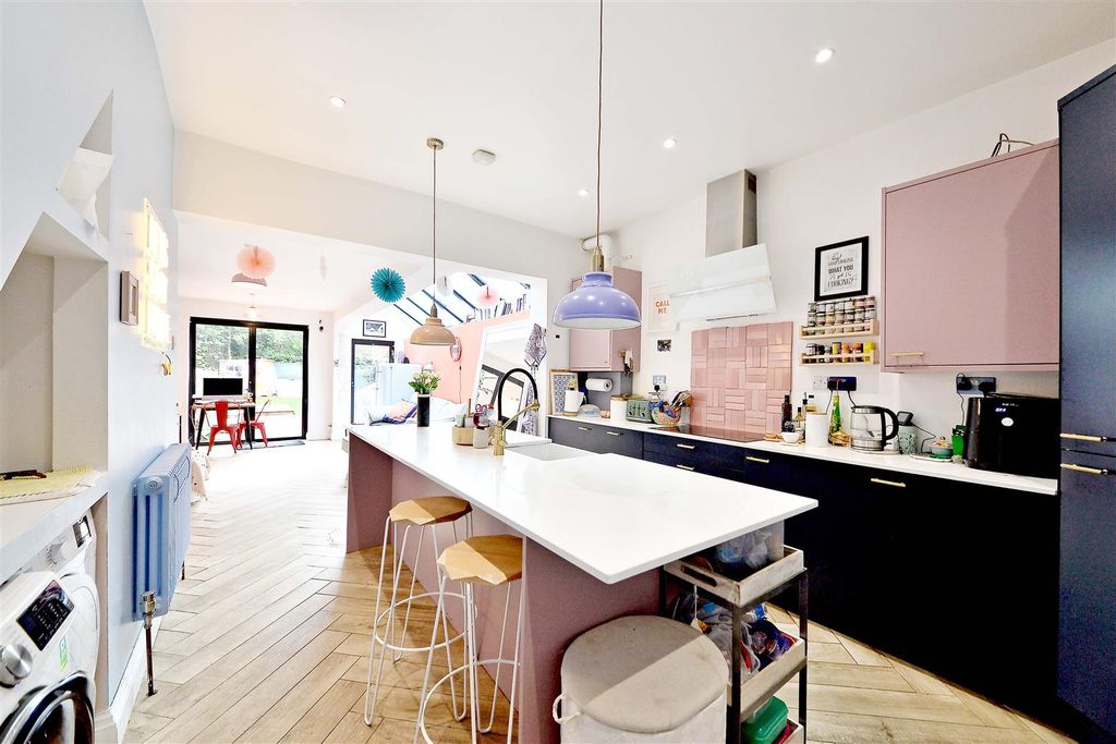 Property photo 2 of 29 Open Plan Kitchen Area