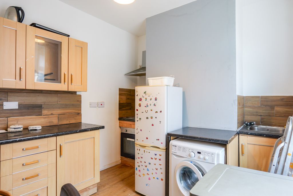 Property photo 3 of 40