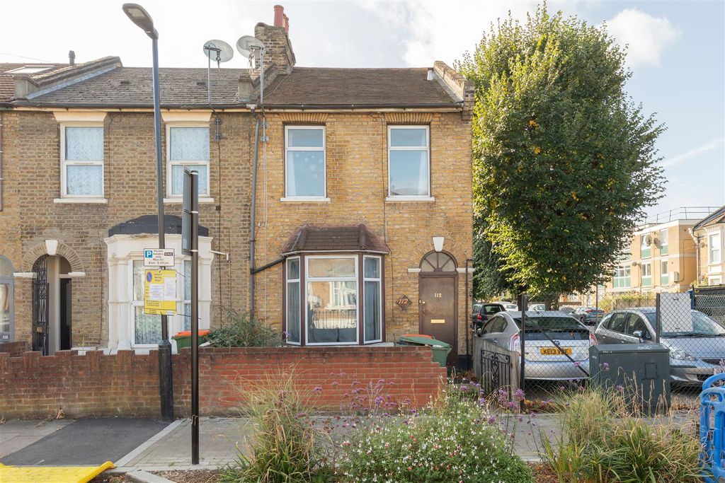 Property photo 1 of 23 Keogh Road, E15