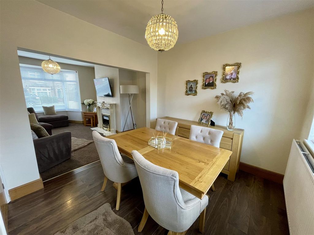 Property photo 1 of 17 Dining Room