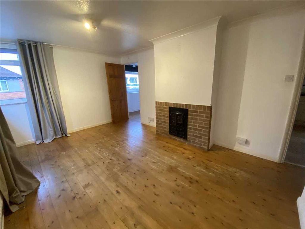 Property photo 2 of 10 Lounge: