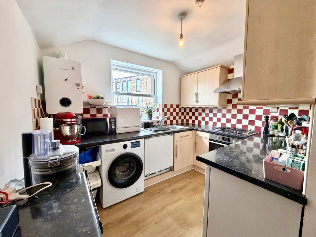 Property photo 3 of 11 Img_1380