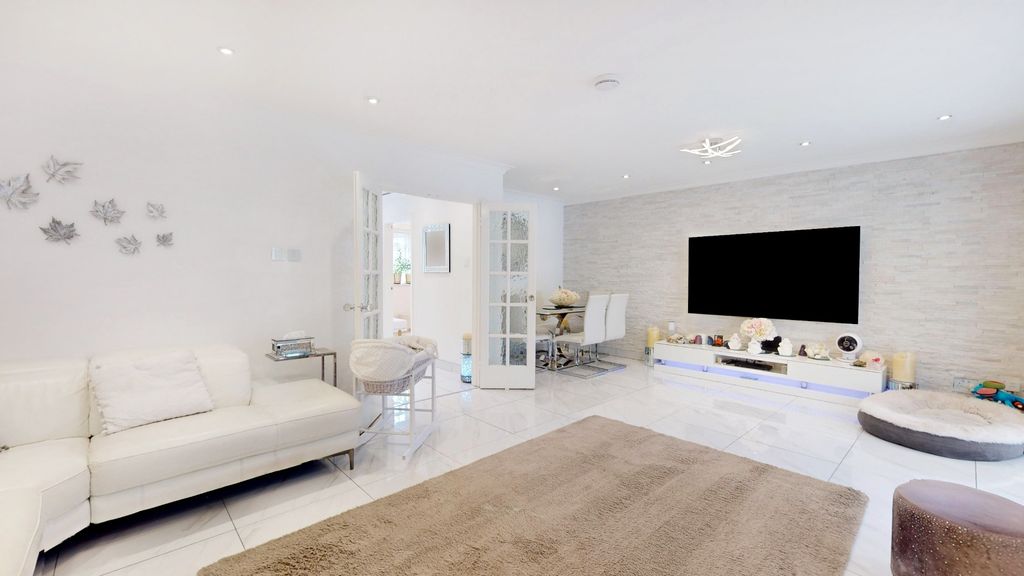 Property photo 3 of 20 4581034