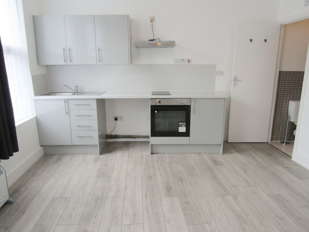 Property photo 3 of 7 Open Plan Living Area/Bedroom/Kitchen