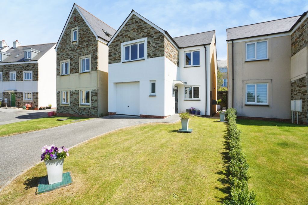 Property photo 2 of 34