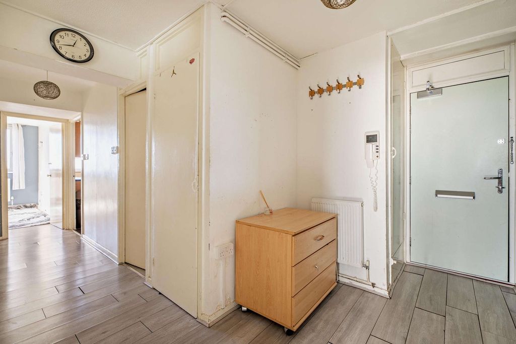 Property photo 3 of 20