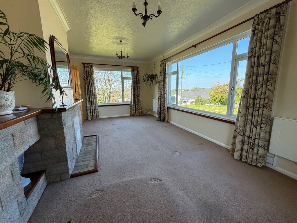 Property photo 2 of 24 Picture No. 12