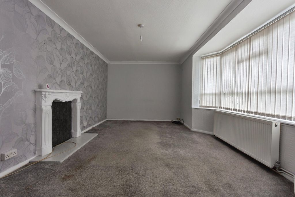 Property photo 3 of 16 Living Room