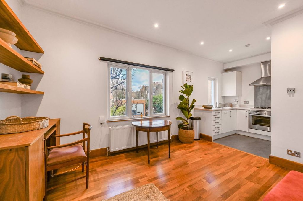 Property photo 1 of 8