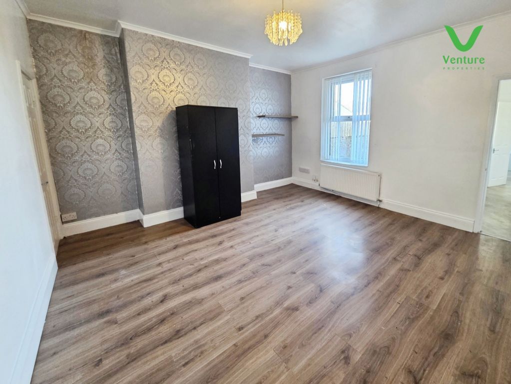 Property photo 2 of 12 Pbox-Img.Jpg