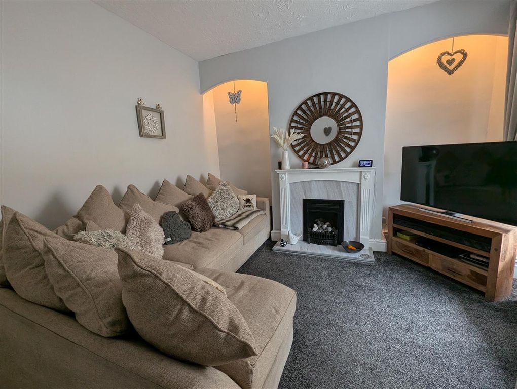 Property photo 3 of 10 Lounge