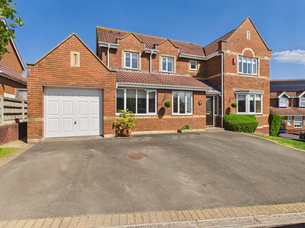 Property photo 1 of 32