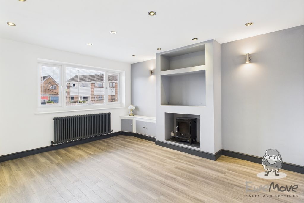 Property photo 2 of 13 3