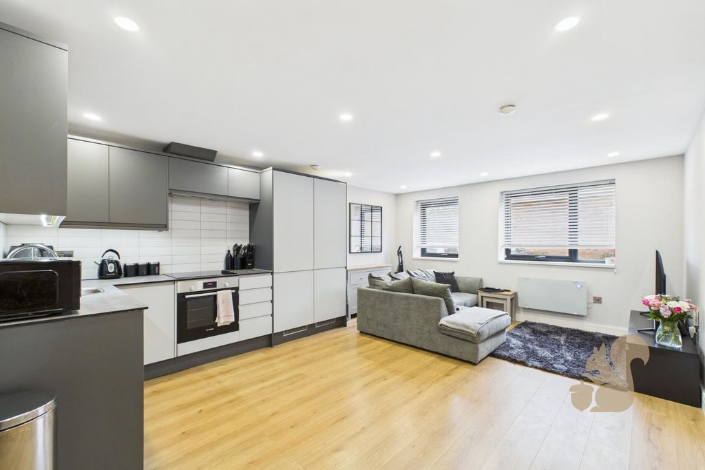 Property photo 2 of 14 Cam01659G0-Pr0691-Still009.Jpg