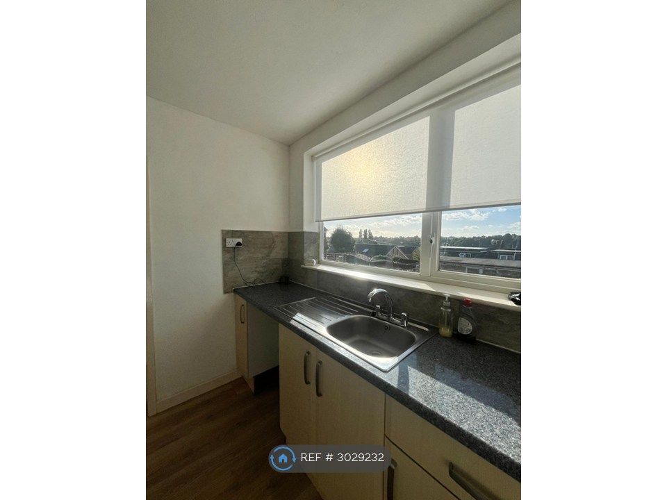Property photo 3 of 30 Kitchen With Space For Dishwasher
