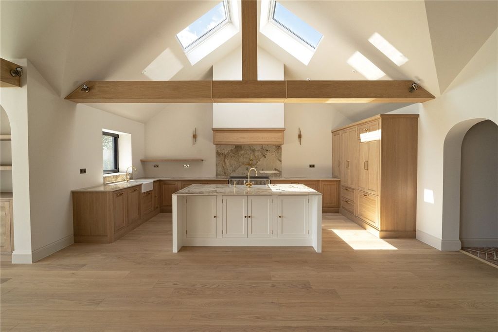 Property photo 2 of 14 Kitchen