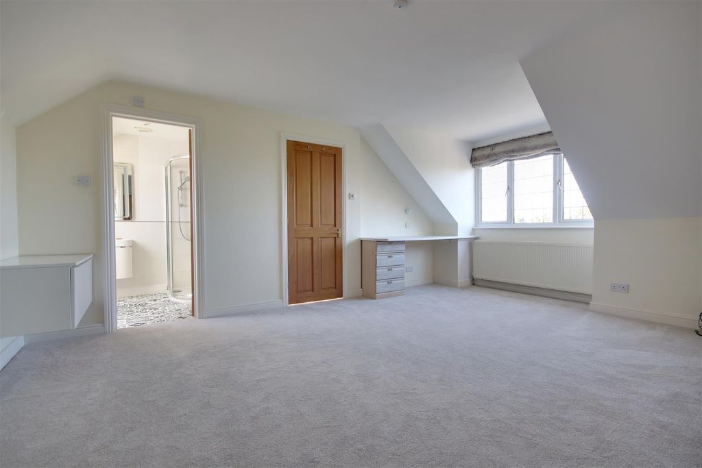 Property photo 2 of 26 13.Jpg