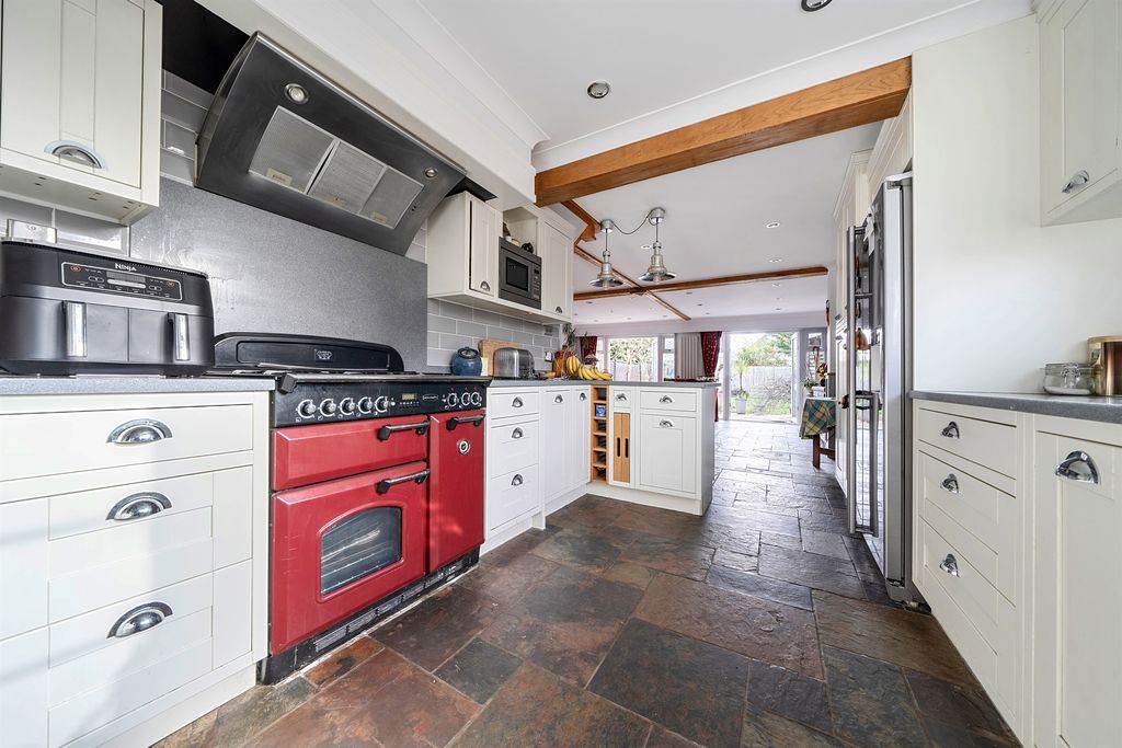 Property photo 2 of 22