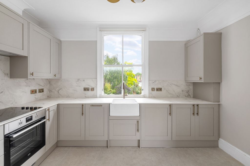 Property photo 2 of 8 2