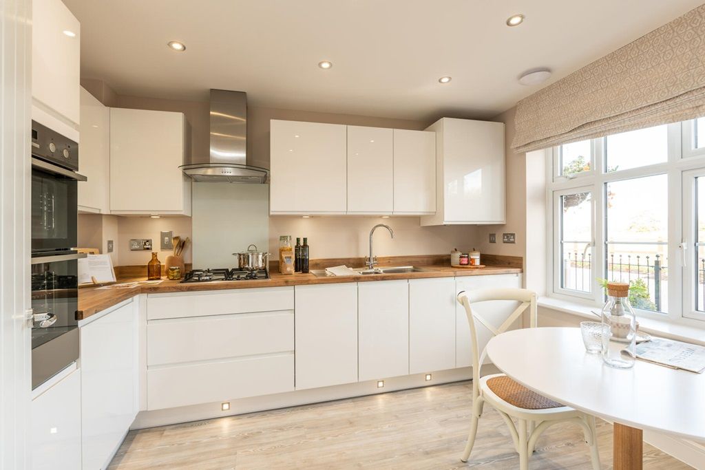 Property photo 1 of 11 Beautifully Designed With Ample Storage