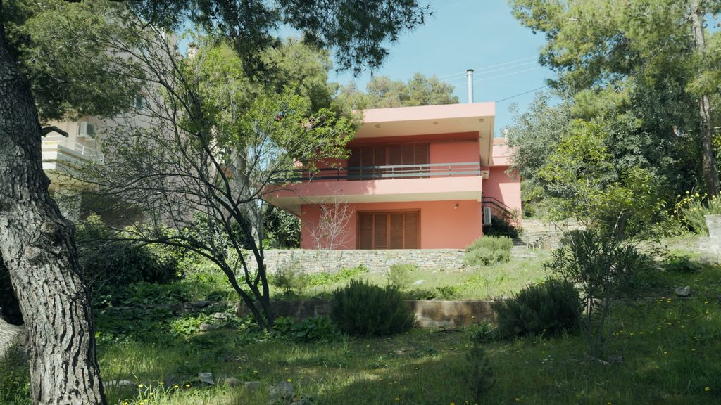 Property photo 1 of 24