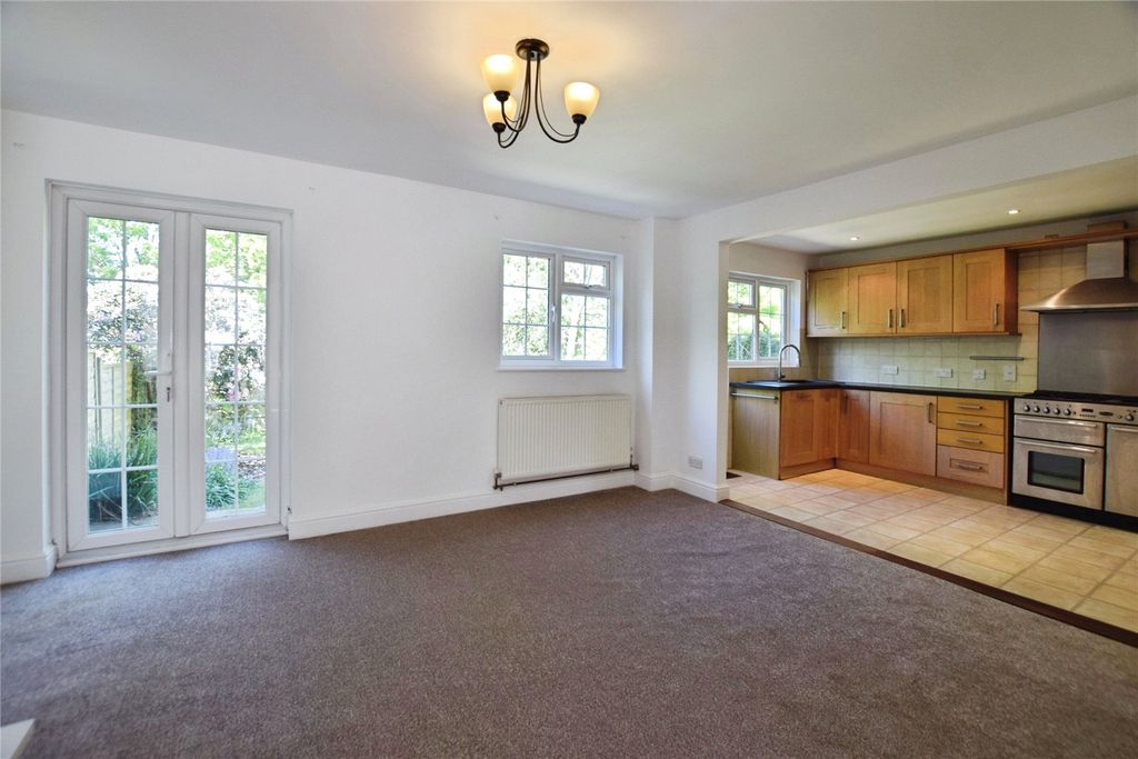 Property photo 2 of 22 Picture No. 18
