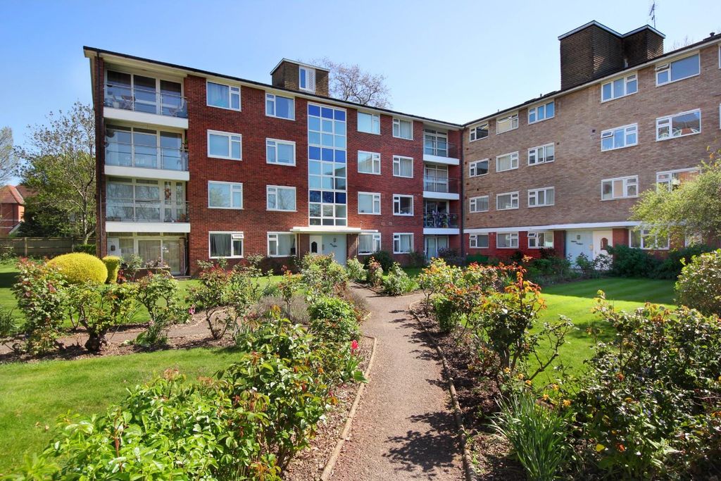 Property photo 1 of 14 Gv- 26 Gunnersbury Manor (2).Jpg