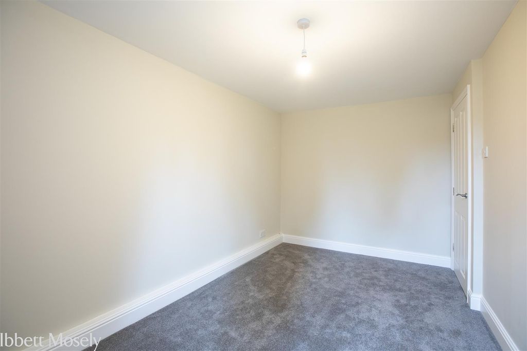 Property photo 3 of 15 8 Lawson Mews22-Resized.Jpg